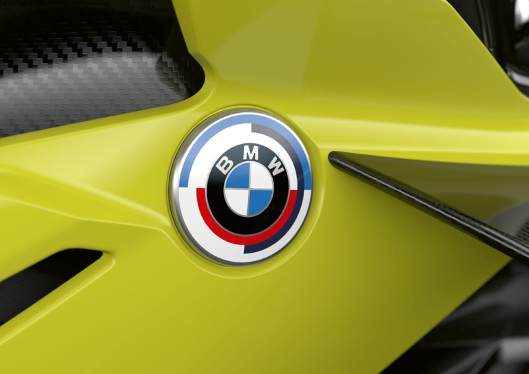 Logo kỷ niệm BMW