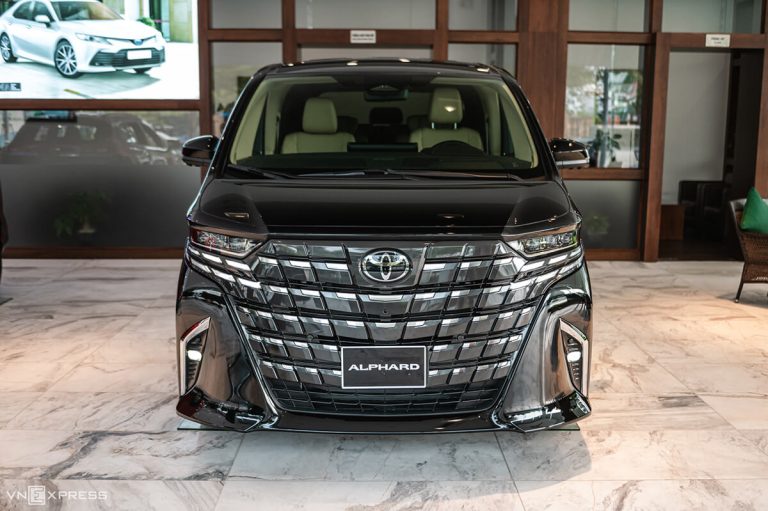 Giá xe Toyota Alphard 2024 mới nhất