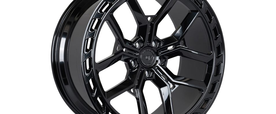 URBAN AUTOMOTIVE X VOSSEN UV-X