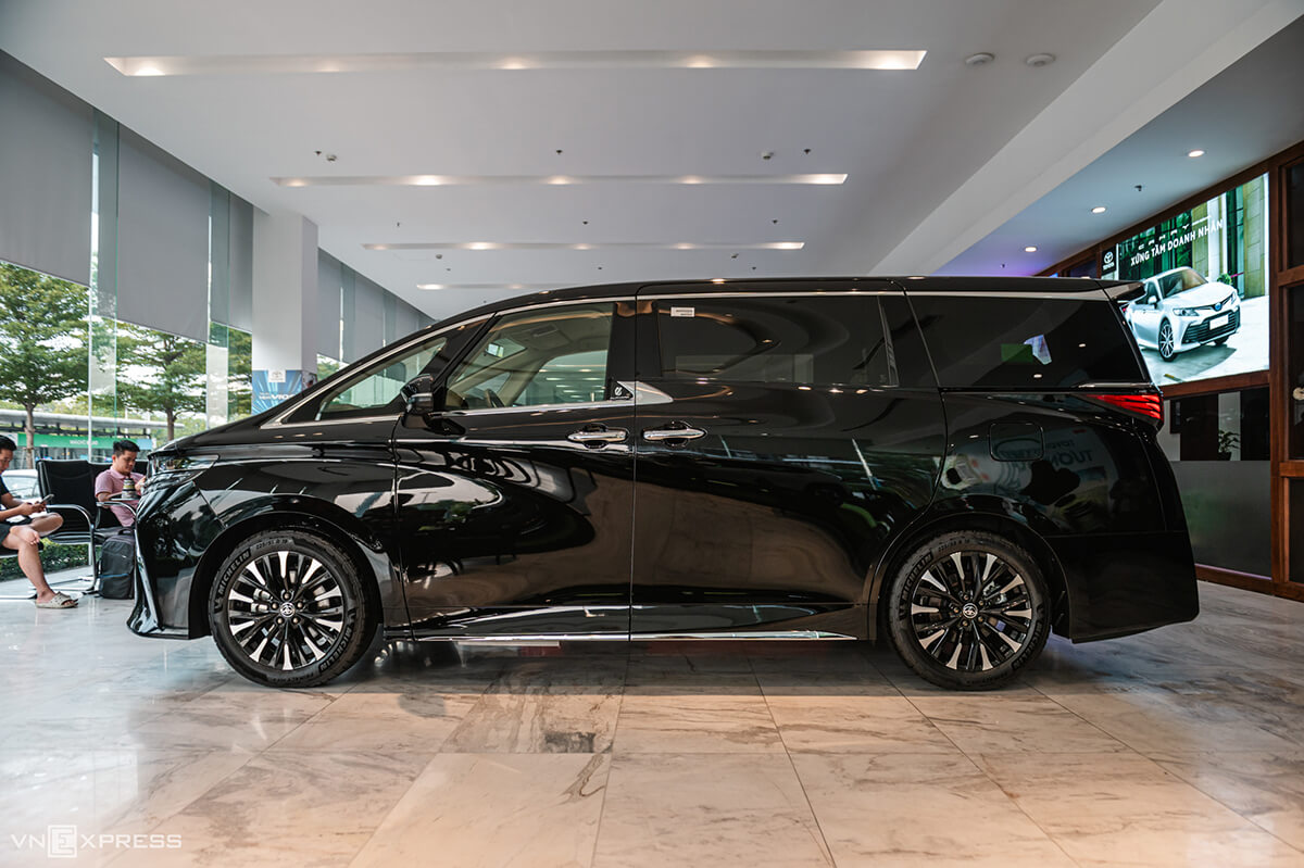 Toyota Alphard 2024