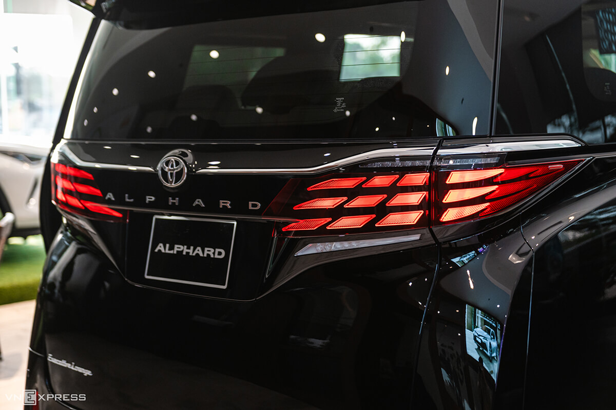 Toyota Alphard 2024