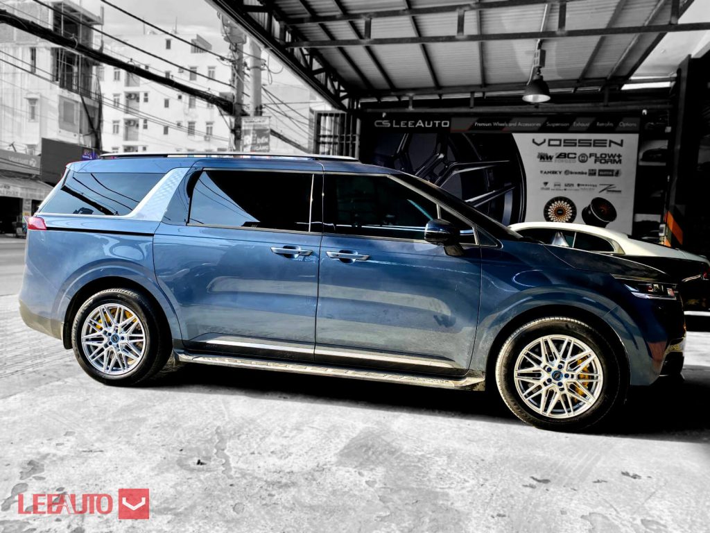 KIA CARNIVAL nâng cấp Vossen HF-7 chính hãng